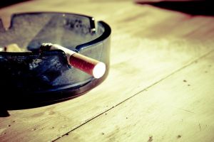 A fiatalkori dohányzás és italozás károsítja az artériákat